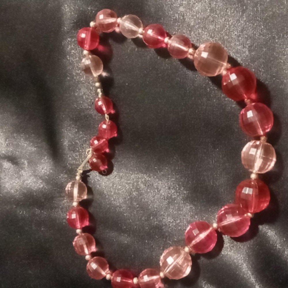 Vintage coro necklace 17.5 long stamped hook clasp.
